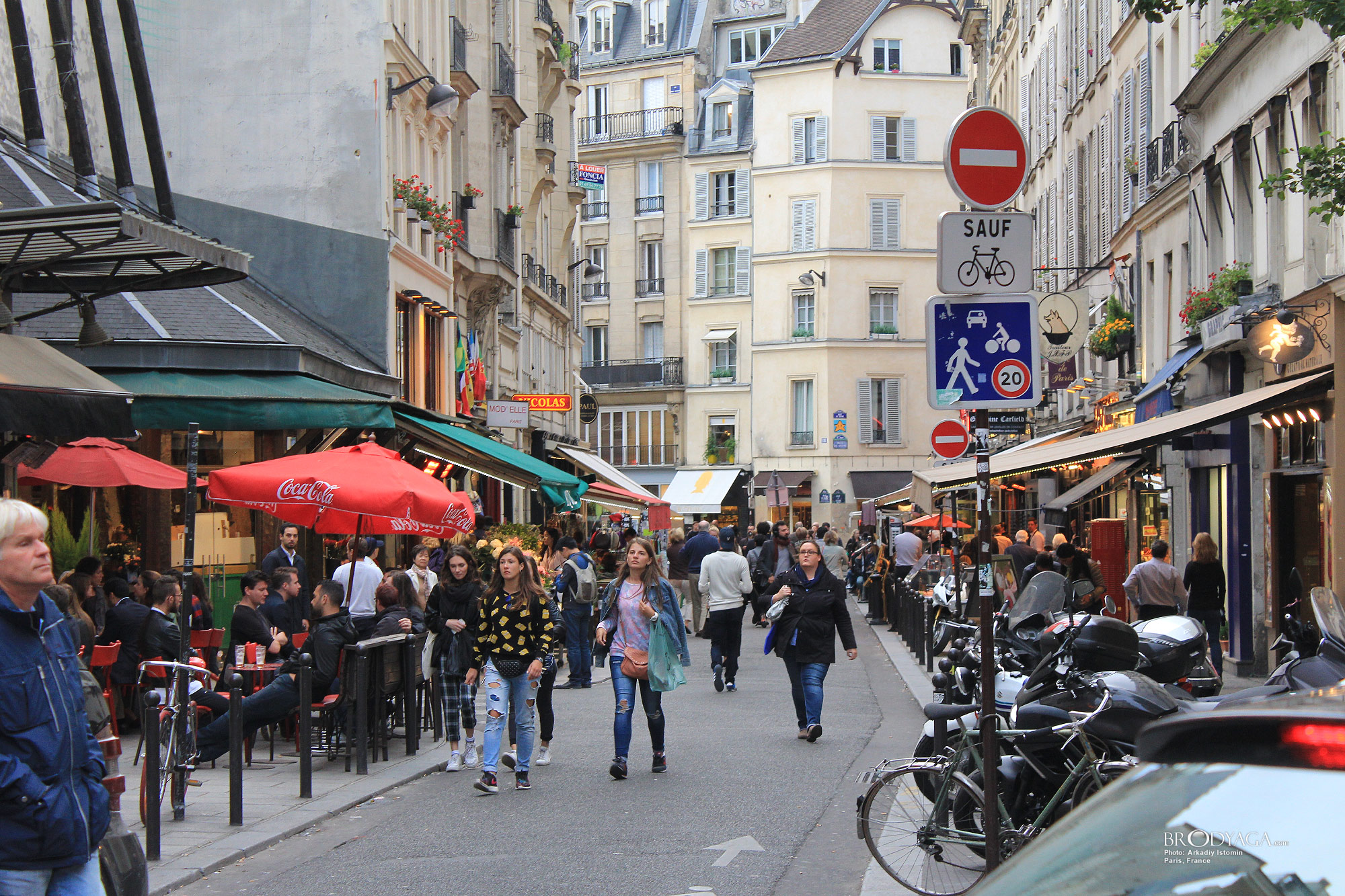Atlas, 11 Rue de Buci, Paris